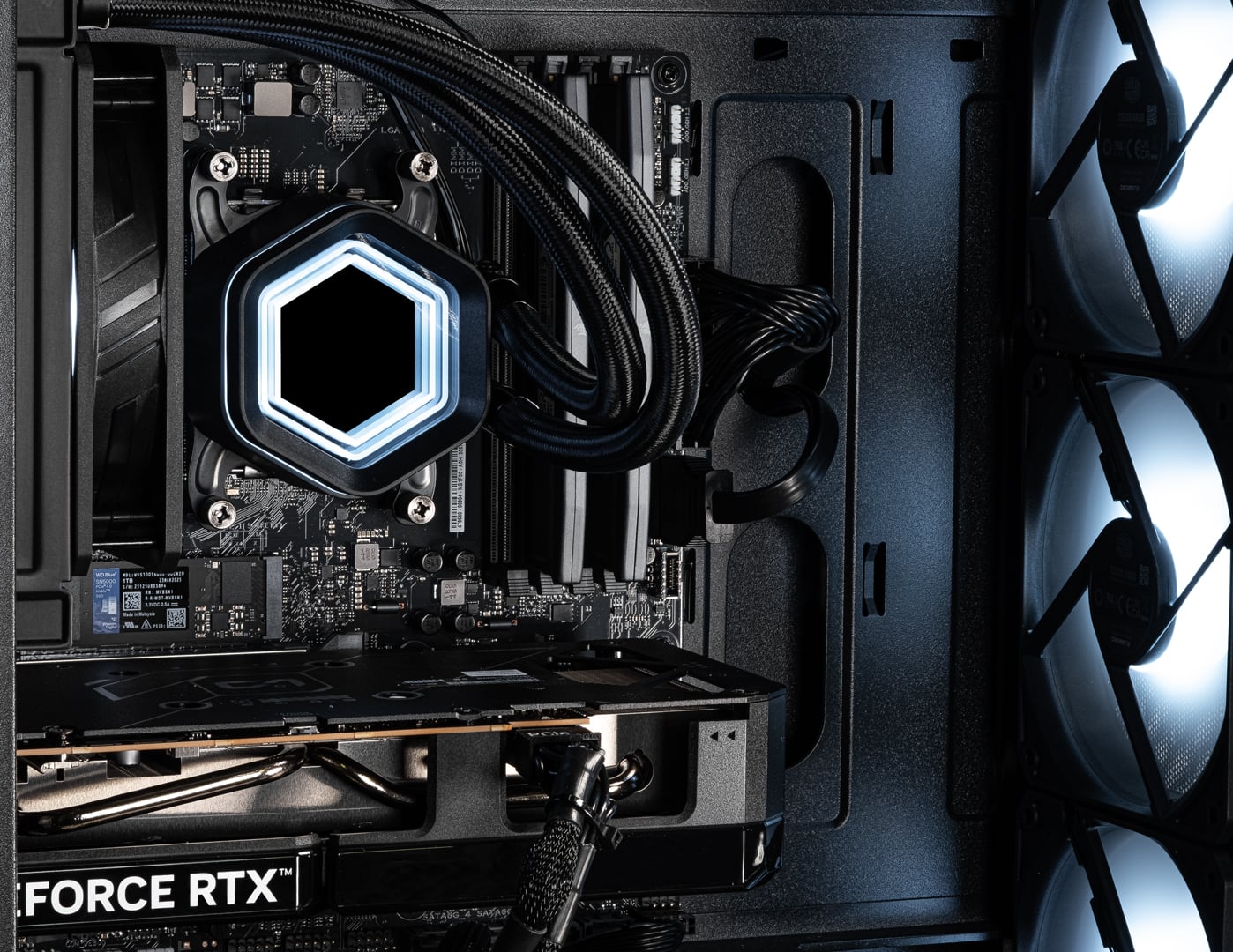 Custom built gaming PC with an AMD Ryzen 5 8400F and - 3XS