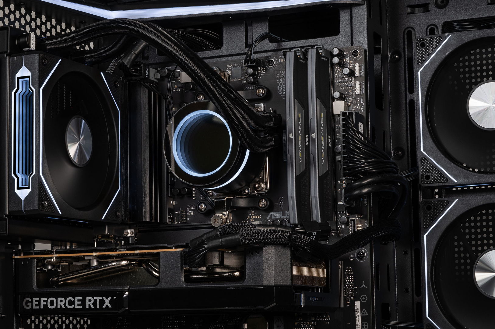 3XS Gaming PC with AMD Ryzen 5 8400F - 3XS